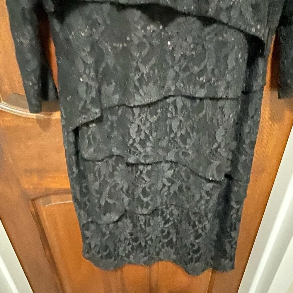 Roni Nicole women’s black Lace,Tiered 3/4 sleeve sequin detail evening dress 14